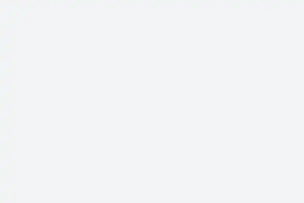 Atelier de réparation PC35 à Rennes — technicien en train de réparer un ordinateur portable